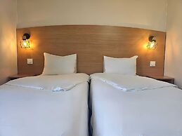 Hotel initial by balladins Roissy CDG / Saint-Mard