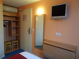 Hotel initial by balladins Roissy CDG / Saint-Mard