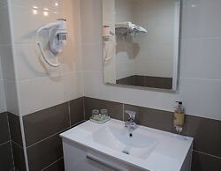 Hotel Milton (ex Gis Hotel)