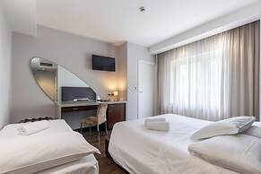 Aston Hotel