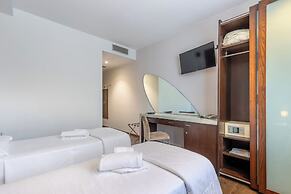 Aston Hotel