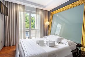 Aston Hotel