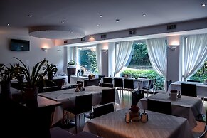 Aston Hotel
