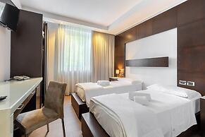 Aston Hotel