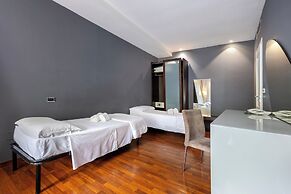 Aston Hotel