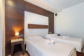 Aston Hotel