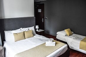 Aston Hotel