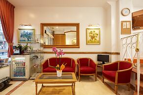 Austin's Saint Lazare Hotel