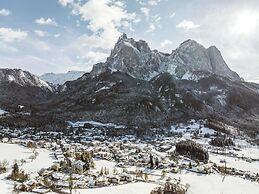 Mirabell Alpine Garden Resort