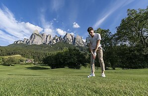 Mirabell Alpine Garden Resort