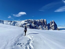 Mirabell Alpine Garden Resort