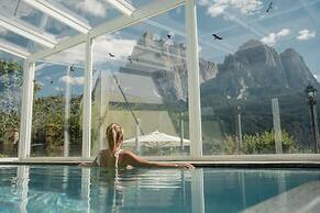 Mirabell Alpine Garden Resort