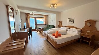 Mirabell Alpine Garden Resort