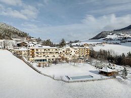 Mirabell Alpine Garden Resort