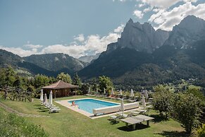 Mirabell Alpine Garden Resort