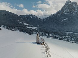 Mirabell Alpine Garden Resort