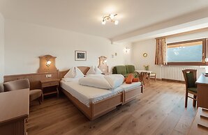 Mirabell Alpine Garden Resort