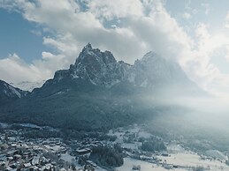 Mirabell Alpine Garden Resort