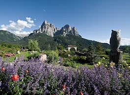 Mirabell Alpine Garden Resort