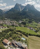 Mirabell Alpine Garden Resort