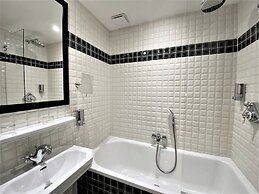 Hotel Le Cercle Tour Eiffel