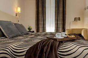 Daphne Luxury Suites