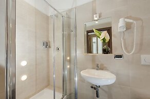 Daphne Luxury Suites