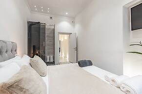 Daphne Luxury Suites