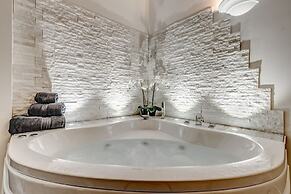 Daphne Luxury Suites