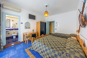 Riviera B&B Rooms and Apartament SEA-VIEW