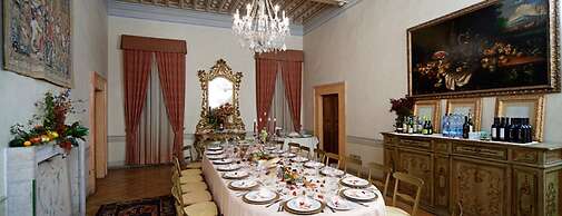 Palazzo Dragoni Residenza d'Epoca