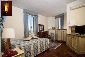 Palazzo Dragoni Residenza d'Epoca