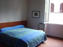 XXVII Aprile Bed & Car