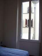 XXVII Aprile Bed & Car