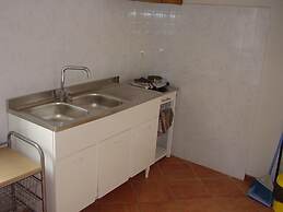 XXVII Aprile Bed & Car