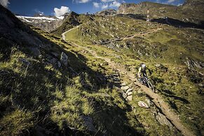 AlpenParks Hotel & Apartment Orgler