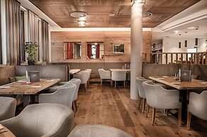 AlpenParks Hotel & Apartment Orgler