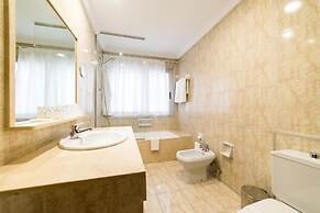 Torreluz Centro Hotel