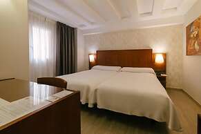 Torreluz Centro Hotel