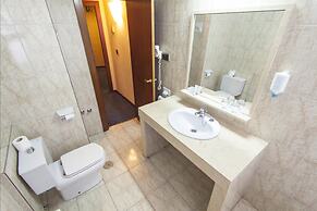 Torreluz Centro Hotel