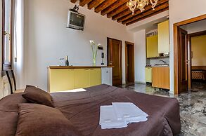 Venice Apartments
