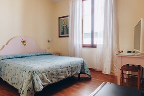 Hotel Savoia E Campana