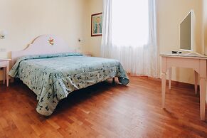 Hotel Savoia E Campana