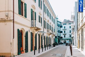 Hotel Savoia E Campana