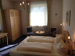 Hotel Roter Hahn - Bed & Breakfast