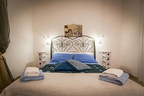 All'Ombra del Cupolone