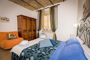 All'Ombra del Cupolone