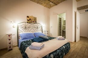 All'Ombra del Cupolone