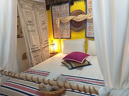 Stratos Art Deco House