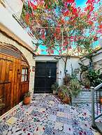 Stratos Art Deco House